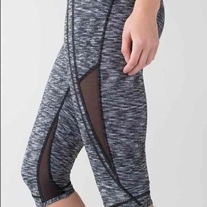 Lululemon Drop it like its Crop